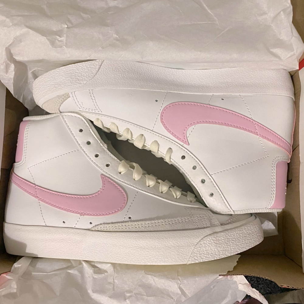 Nike Blazer Mid’ 77